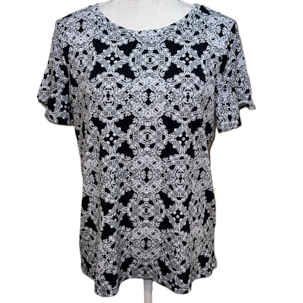 Worthington Petites Ladies Black With White Lace Print Patterned Top